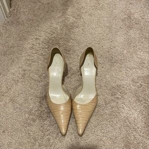 Beige crocodile pumps
